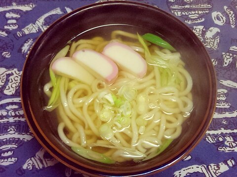 かまぼことねぎのうどん